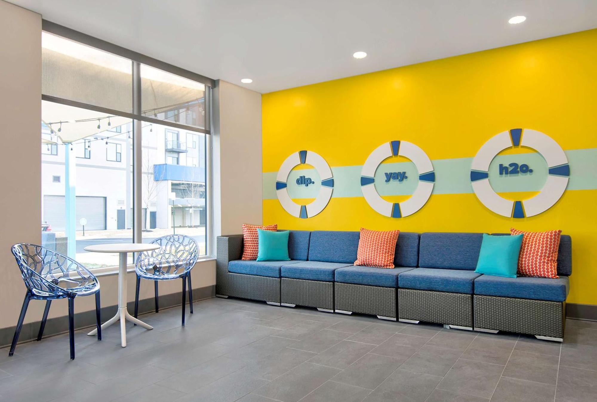 Tru By Hilton Ashburn One Loudoun, Va Hotel Exterior photo